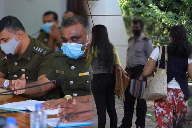 කටුනායක නිදහස් වෙළෙඳ කලාපයේ නැවතත් කොවිඩ් රෝගීන් – කොවිඩ් තුන්වන රැල්ලක් පිළිබඳ PHIලා අනතුරු අඟවයි..