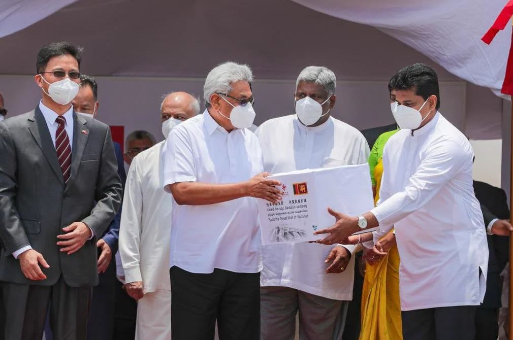 චීනෙන් පරිත්යාග කළ කොවිඩ් මර්දන එන්නත් මාත්රා ලක්ෂ 6 අද දිවයිනට..
