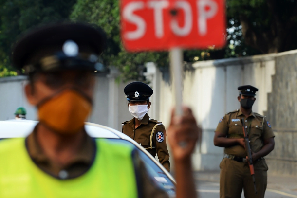 Lockdown ප්රදේශ: දිස්ත්රික්ක 3ක ප්රදේශ කිහිපයක් හුදකලා කරයි..