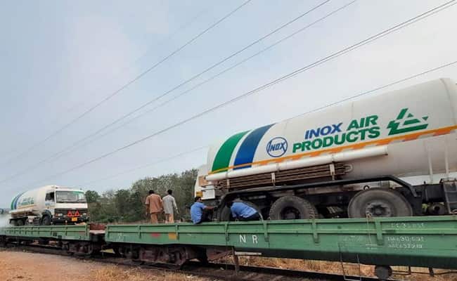 ඔක්සිජන් එක්ස්ප්රස් දුම්රිය ඉන්දියාවේ මහාරාෂ්ට ප්රාන්තයට..