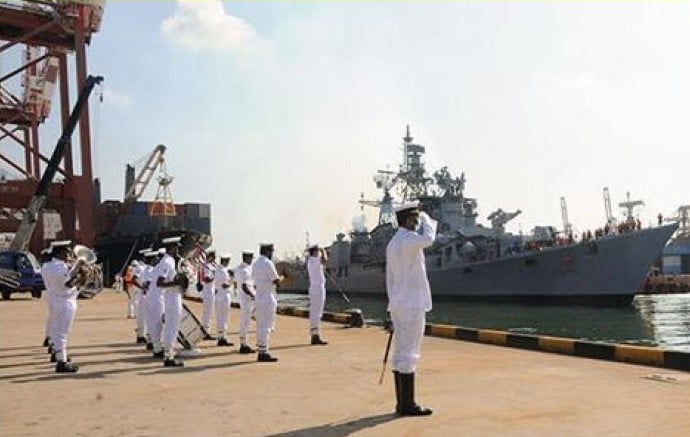 ඉන්දියානු නාවික හමුදාවට අයත් යුද්ධ නෞකාවක් කොළඹ වරායට..