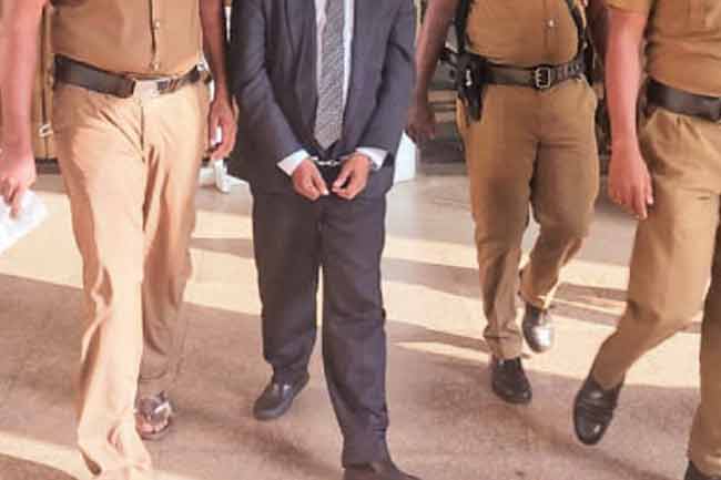 නීතිඥභාවය අත්හිටුවා රක්ෂිත බන්ධනාගාර ගත කළ ප්රියන්ත ඇප ඉල්ලයි