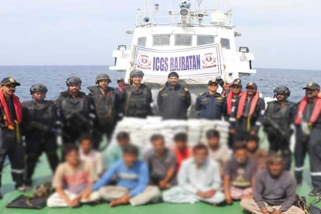 පාකිස්තානයෙන් ආ යාත්රාවේ කෝටි ගණනක මත්ද්රව්ය