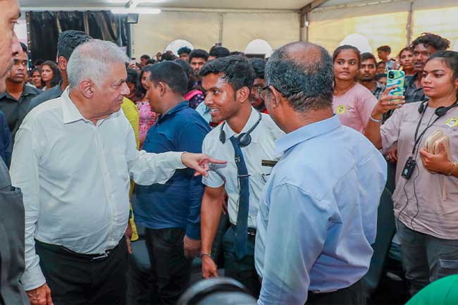 ජනපතිගෙන් තරුණයින්ට පොරොන්දුවක්