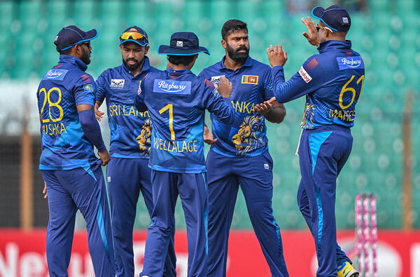 ශ්රී ලංකා එක්දින සංචිතය නම් කෙරේ