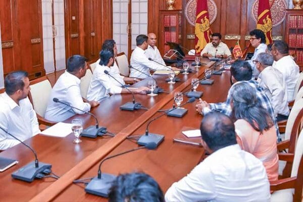 ජනපති සහල් මෝල් හිමියන් සමග විශේෂ සාකච්ඡාවක