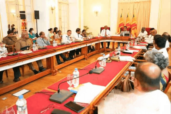 සීගිරියේ සංචාරක ගැටලු විසඳීමට සාකච්ඡාවක්
