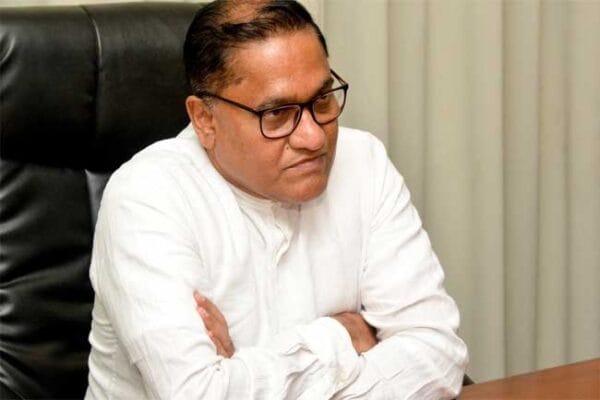 සාක්ෂි දෙන්න අධිකරණයට ආ ඇමති විජිත