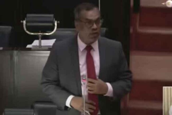 රටේ ඉන්ධන හිඟයක් නෑ – ආණ්ඩුවෙන් විශේෂ පැහැදිලි කිරීමක්