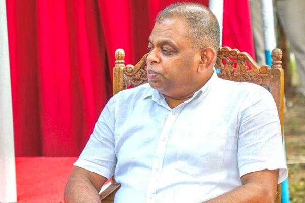 ගෙදරින් කෑම ගන්න දේශබන්දු කළ ඉල්ලීමට බන්ධනාගාරය දුන් පිළිතුර