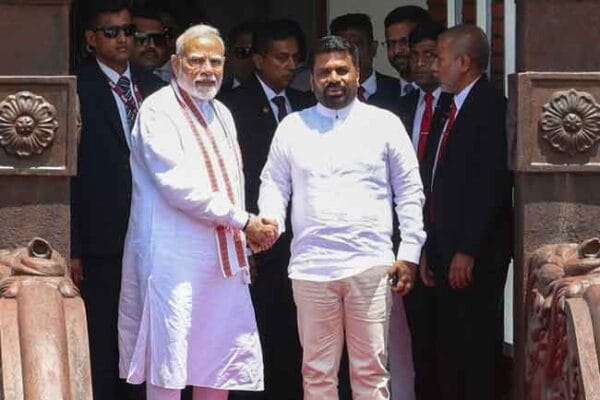 දෙදින නිල සංචාරය නිම කෙරූ ඉන්දීය අගමැති දිවයිනෙන් පිටත් වෙයි
