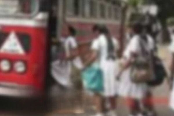 බීමත්ව පාසල් ළමුන් ප්රවාහනය කළ බස් රියදුරා අත්අඩංගුවට