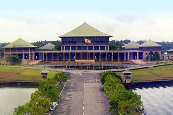 පෞද්ගලික මන්ත්රී යෝජනාවක් ලෙස පාර්ලිමේන්තුවට එන පනත් කෙටුම්පත